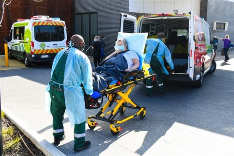 Ca nhiễm tăng, Australia huy động nhân viên y tế bệnh viện tư nhân