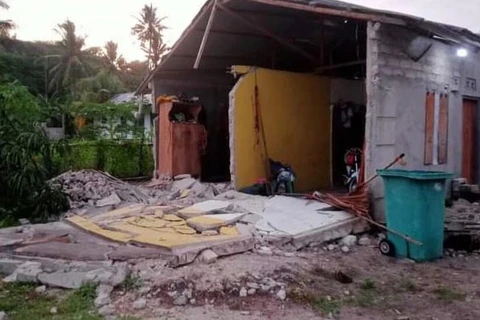 Tin thêm về trận động đất mạnh 7,6 độ ở ngoài khơi Indonesia