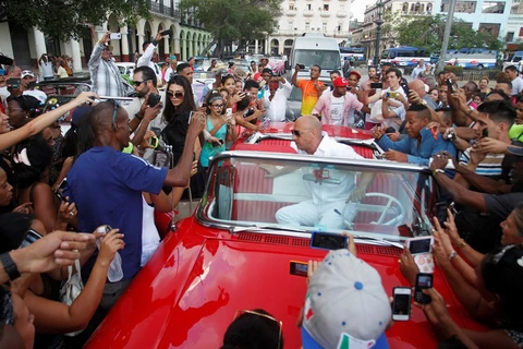 Ngôi sao "Fast & Furious" khuấy động đường phố Cuba