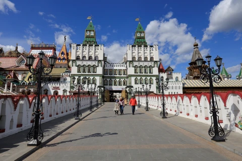 Kiến trúc uy nghi của cổng chính dẫn vào Điện Kremlin Izmailovo. (Ảnh: Trần Hiếu/TTXVN) 