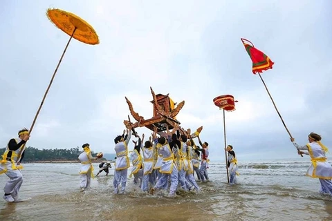 Lễ hội đền Cờn ở Quỳnh Phương, thị xã Hoàng Mai là một trong những lễ hội lớn ở Nghệ An.(Nguồn: Bộ Văn hóa, Thể thao và Du lịch)