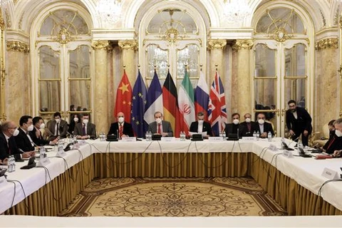 Quang cảnh vòng đàm phán về việc khôi phục thỏa thuận hạt nhân Iran tại Vienna (Áo), ngày 17/12/2021. (Ảnh: THX/TTXVN)