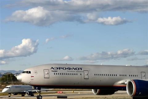 Máy bay của hãng hàng không Aeroflot cất cánh từ sân bay quốc tế Los Angeles (Mỹ), ngày 22/2/2022. (Ảnh: AFP/TTXVN)