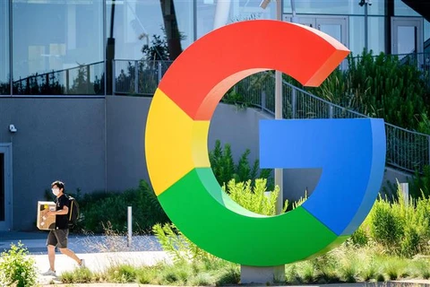 Biểu tượng Google tại trụ sở ở Mountain View, California (Mỹ). (Ảnh: AFP/TTXVN)