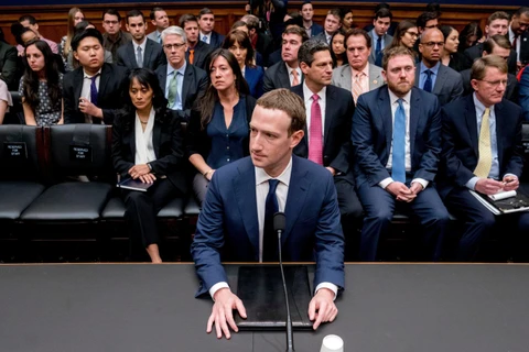 CEO Facebook Mark Zuckerberg tại phiên điều trần trước ủy ban của Hạ viện Mỹ, hồi tháng 4. (Nguồn: AP)