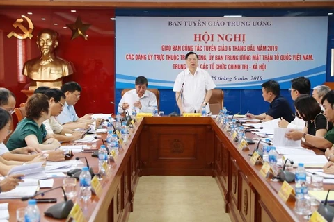 Phó Trưởng ban Tuyên giáo Trung ương Lê Mạnh Hùng phát biểu chỉ đạo tại hội nghị. (Nguồn: tuyengiao.vn)