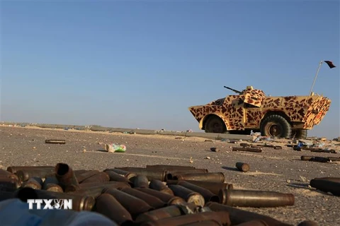 Các lực lượng ủng hộ Chính phủ Libya trong chiến dịch truy quét IS tại Sirte ngày 3/8/2016. (Ảnh: AFP/ TTXVN)