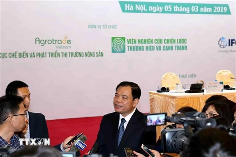 Bộ trưởng Bộ Nông nghiệp và Phát triển Nông thôn Nguyễn Xuân Cường trả lời phỏng vấn tại diễn đàn. (Ảnh: Vũ Sinh/TTXVN)