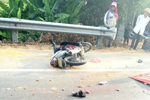 Quảng Bình: Xe tải va chạm xe máy làm 2 người chết tại chỗ