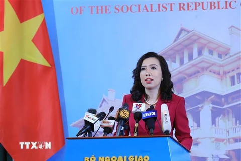 Người phát ngôn Bộ Ngoại giao Lê Thị Thu Hằng thông báo các hoạt động đối ngoại của Việt Nam trong tháng 4/2021. (Ảnh: Lâm Khánh/TTXVN)