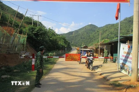 Chốt kiểm soát tại khu vực xã Tam Chung, huyện Mường Lát, Thanh Hoá. (Ảnh: Nguyễn Nam/TTXVN)