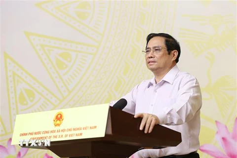 Thủ tướng Chính phủ Phạm Minh Chính phát động Chương trình “Sóng và máy tính cho em”. (Ảnh: Dương Giang/TTXVN)