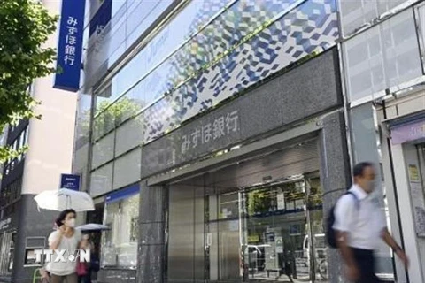Một chi nhánh của ngân hàng Mizuho ở Tokyo, Nhật Bản, ngày 20/8. (Ảnh minh họa: Kyodo/TTXVN)