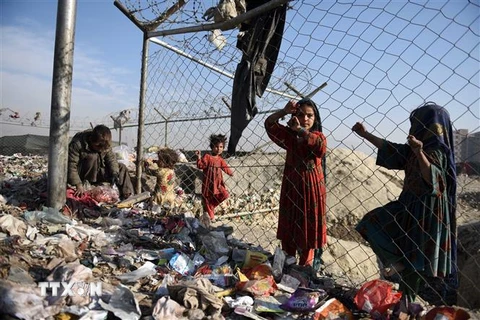Trẻ em tại thủ đô Kabul, Afghanistan, ngày 4/12/2021. (Ảnh: THX/ TTXVN)