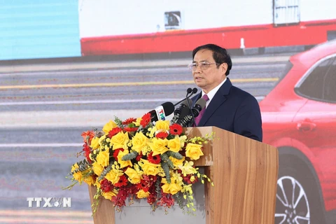 Thủ tướng Phạm Minh Chính phát biểu tai lễ xuất xe ôtô điện Vinfast sang thị trường Hoa Kỳ. (Ảnh: Dương Giang/TTXVN)