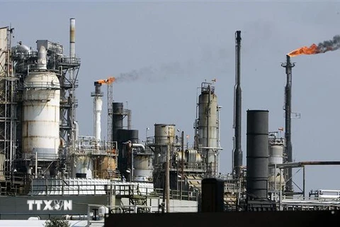 Một cơ sở lọc dầu ở Texas, Mỹ. (Ảnh: AFP/TTXVN)