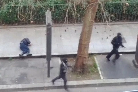 Những kết luận rút ra từ đoạn video ghi lại vụ khủng bố ở Paris