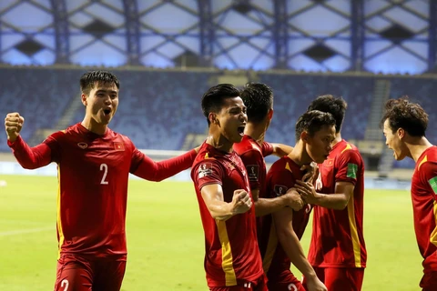 Tuyển Việt Nam lên hạng 90 thế giới nhờ việc đánh bại Indonesia và Malaysia. (Ảnh: Hoàng Linh/TTXVN)