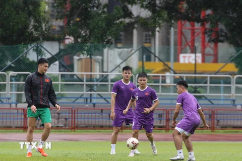 AFF Cup 2020: Tuyển Việt Nam cùng Lào hối hả chuẩn bị cho trận ra quân
