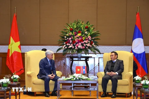 Chủ tịch Ủy ban Trung ương MTTQ hội kiến Chủ tịch Quốc hội Lào