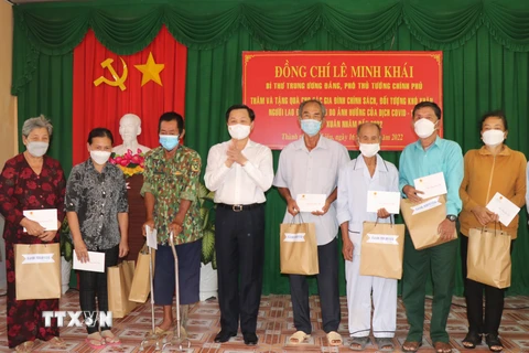 Phó Thủ tướng Lê Minh Khái thăm và tặng quà Tết cho nhân dân Bạc Liêu