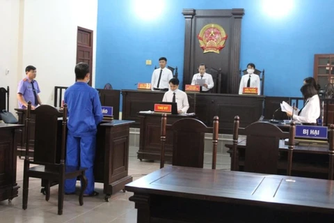 Tây Ninh: Tuyên phạt ba năm tù cựu Phó hiệu trưởng dâm ô với nữ sinh