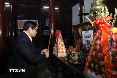 Thủ tướng dâng hương tưởng niệm Cố Thủ tướng Phạm Văn Đồng
