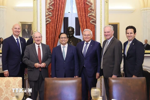 Thủ tướng gặp Chủ tịch và lãnh đạo Ủy ban Đối ngoại Thượng viện Hoa Kỳ