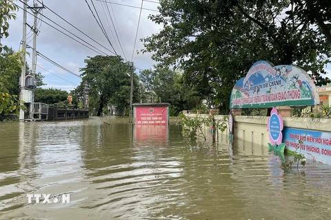 Mưa lũ làm trên 3.000 ngôi nhà ở Quảng Trị bị ngập sâu trong nước