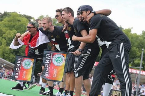 Các cầu thủ Đức quậy tưng bừng ở buổi lễ ăn mừng chức vô địch