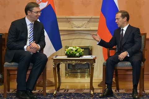 Thủ tướng Nga Dmitry Medvedev (phải) và Thủ tướng Serbia Alexander Vuchic. (Nguồn: TASS ) 