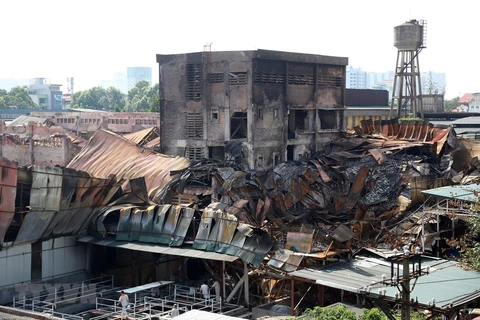 Hiện trường vụ cháy phía bên trong nhà máy Rạng Đông xảy ra vào cuối tháng 8/2019. (Ảnh minh họa: Huy Hùng/TTXVN)