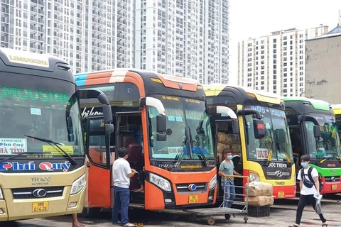 Đã có nhiều địa phương đồng ý thí điểm mở lại vận tải xe khách liên tính. (Ảnh: CTV/Vietnam+)