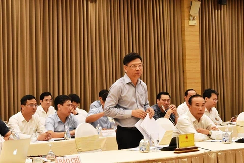 Thứ trưởng Bộ Giao thông Vận tải Nguyễn Xuân Sang trả lời câu hỏi tại buổi họp báo Chính phủ thường kỳ tháng Bảy. (Ảnh: PV/Vietnam+)