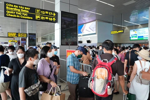Nhu cầu đi lại bằng đường hàng không của người dân trong dịp Tết Nguyên đán luôn rất cao. (Ảnh: CTV/Vietnam+)