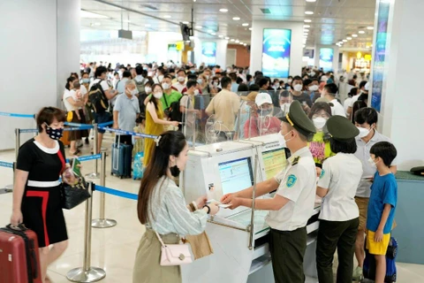 Ngành hàng không sẽ thực hiện áp dụng biện pháp kiểm soát an ninh hàng không trong dịp Tết. (Ảnh: CTV/Vietnam+)