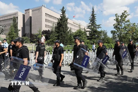 Cảnh sát Thổ Nhĩ Kỳ tuần tra tại Ankara. (Nguồn: AFP/TTXVN)