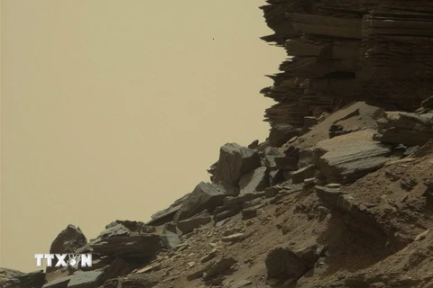 Cảnh sườn núi Sharp với các lớp sa thạch được chụp từ tàu Curiosity ngày 9/9/2016. Ảnh do NASA cung cấp. EPA/TTXVN
