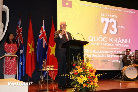 Toàn quyền Australia Peter Cosgrove phát biểu tại buổi lễ. (Ảnh: Khánh Linh/Vietnam+)