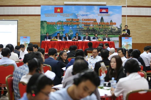 Quang cảnh Diễn đàn Thúc đẩy Thương mại và Đầu tư Việt Nam-Campuchia năm 2019. (Ảnh: PV/TTXVN)