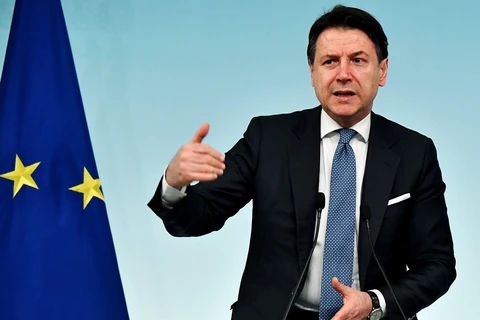 Thủ tướng Italy Giuseppe Conte phát biểu tại cuộc họp báo ở Rome ngày 4/3/2020. (Ảnh: AFP/TTXVN)