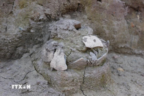 Hiện vật còn sót lại sau khai quật nghiên cứu khảo cổ học cụm di chỉ Vườn Chuối năm 2019. (Ảnh: Mạnh Khánh/TTXVN)