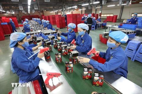 Sản xuất càphê hòa tan Trung Nguyên xuất khẩu tại Bắc Giang. (Ảnh: Danh Lam/TTXVN)