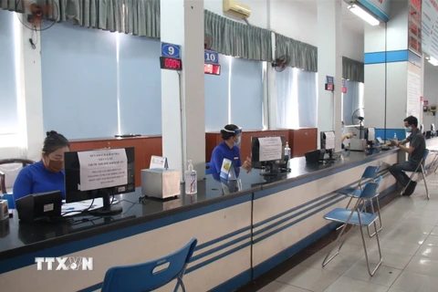 Các quầy vé tại ga Sài Gòn vắng khách trong ngày đầu bán vé Tết Nhâm Dần 2022. (Ảnh: Tiến Lực/TTXVN)