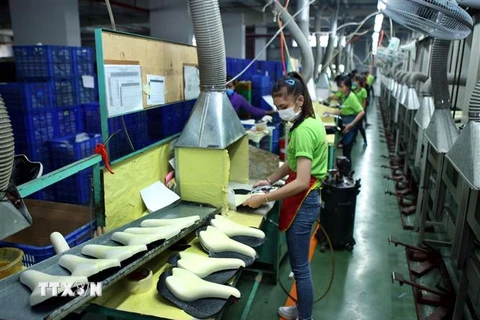 Dây chuyền sản xuất yên xe đạp xuất khẩu tại Công ty Pro Active Global Việt Nam, vốn đầu tư của Đài Loan (Trung Quốc) tại Khu công nghiệp Đại Năng, Bình Dương. (Ảnh: Danh Lam/TTXVN)