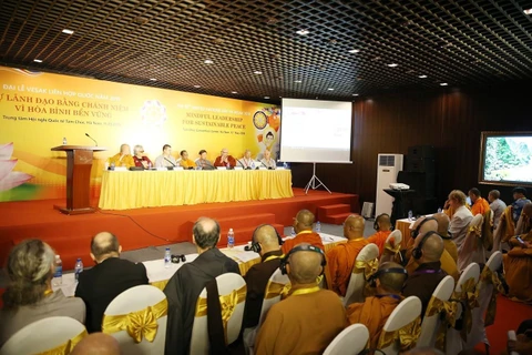 Các đại biểu tham dự hội thảo chuyên đề Sự lãnh đạo bằng chính niệm vì hòa bình bền vững. (Ảnh: Dương Giang/TTXVN) 