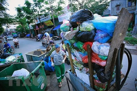 Chất thải nhựa trở thành một thách thức lớn đối với cộng đồng và xã hội, trong đó Việt Nam không phải là ngoại lệ. (Ảnh: Trọng Đạt/TTXVN)