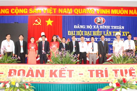 Ban Chấp hành Đảng bộ xã Bình Thuận khóa XVI, nhiệm kỳ 2020-2025 ra mắt Đại hội. (Nguồn: daklak.gov.vn)