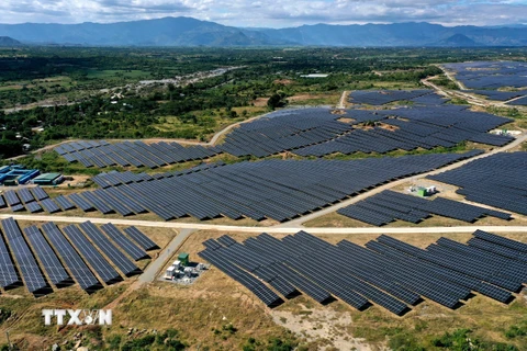 Một nhà máy điện mặt trời ở huyện Ninh Sơn (Ninh Thuận) mới được đưa vận hành trong năm 2019. (Ảnh: Ngọc Hà//TTXVN)