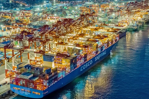 Container hàng hóa tại cảng Thanh Đảo, tỉnh Sơn Đông, Trung Quốc. (Ảnh: AFP/TTXVN)